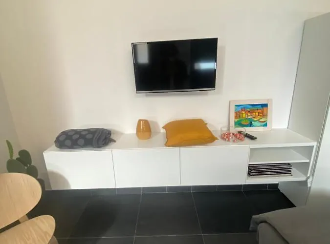 Fashionhouse Bed & Breakfast La Spezia