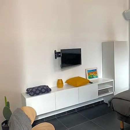 Fashionhouse Bed & Breakfast La Spezia